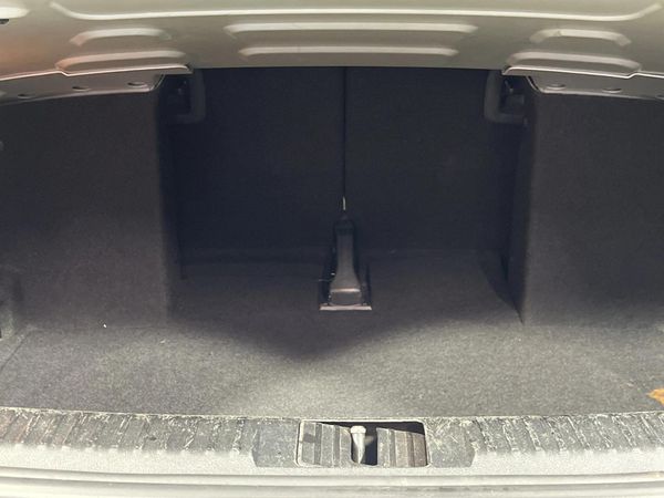 2012-Volkswagen-Golf-VI-14-TSI-Auto-Cabrio-Comfortline image:9