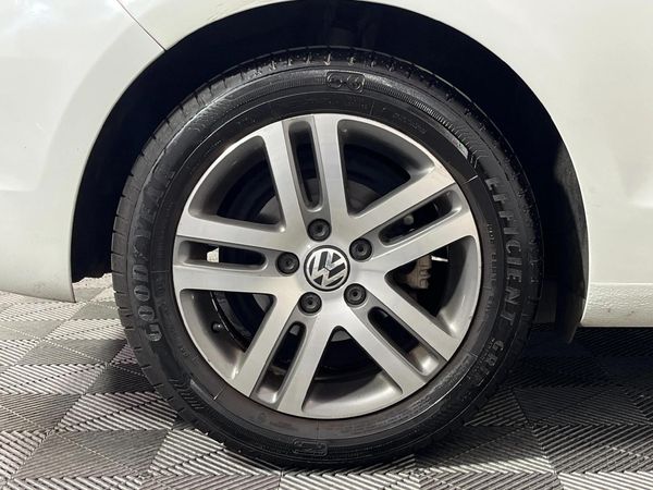 2012-Volkswagen-Golf-VI-14-TSI-Auto-Cabrio-Comfortline image:4