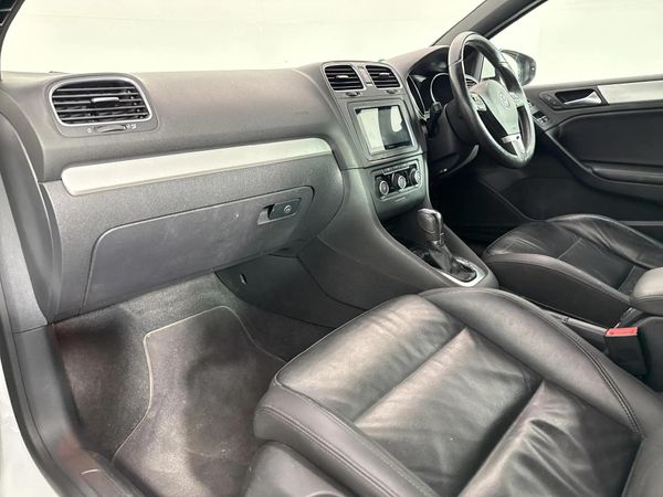 2012-Volkswagen-Golf-VI-14-TSI-Auto-Cabrio-Comfortline image:5