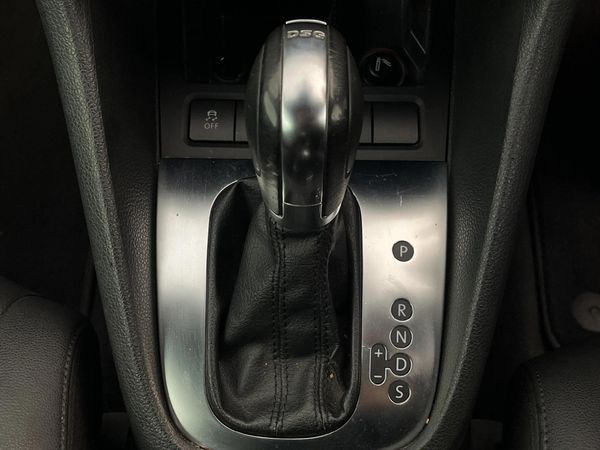 2012-Volkswagen-Golf-VI-14-TSI-Auto-Cabrio-Comfortline image:7