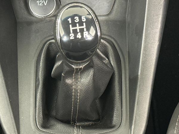 2019-Ford-Figo-15-Ambiente-5-dr image:10