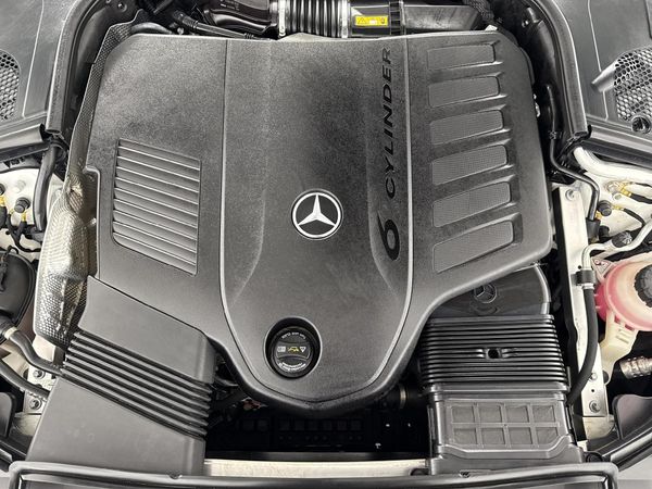 2021-Mercedes-Benz-S-Class-S-500-4Matic image:12