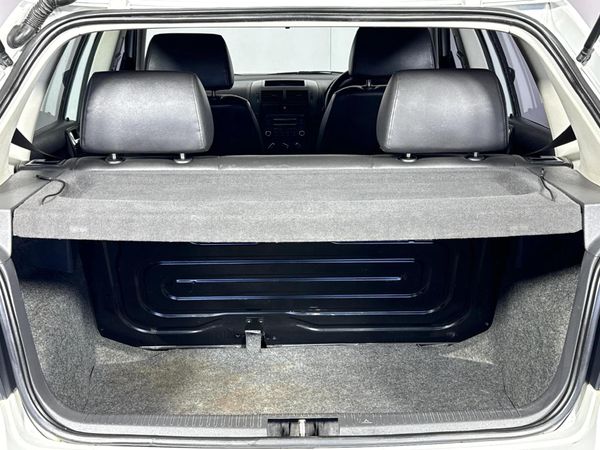 2017-Volkswagen-Polo-Vivo-GP-14-Trendline image:13
