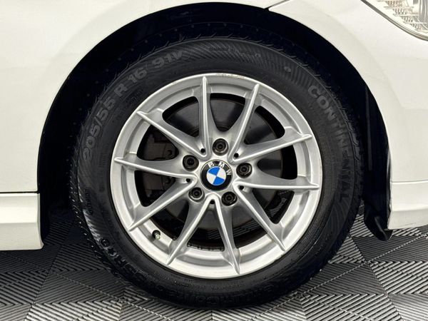 2010-BMW-3-Series-320i image:5