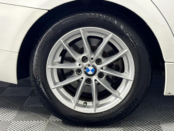 2010-BMW-3-Series-320i image:7
