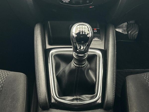 2019-Nissan-Qashqai-12T-Visia image:10