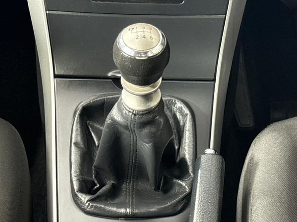 2013-Toyota-Corolla-13-Professional image:10