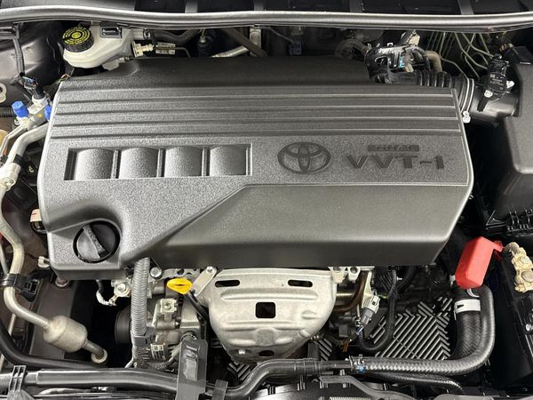 2013-Toyota-Corolla-13-Professional image:13