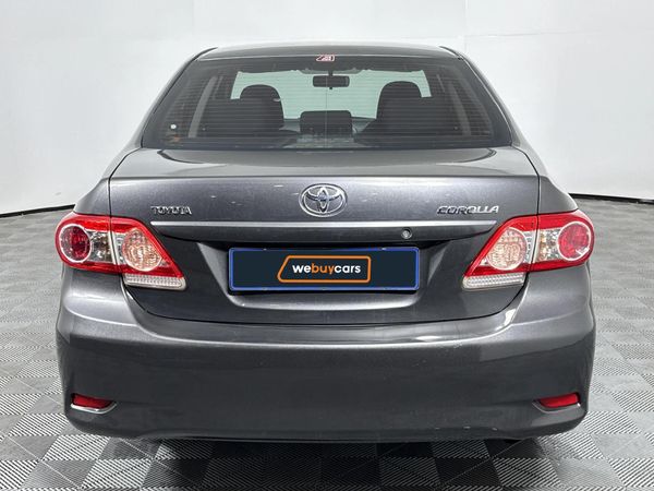 2013-Toyota-Corolla-13-Professional image:17
