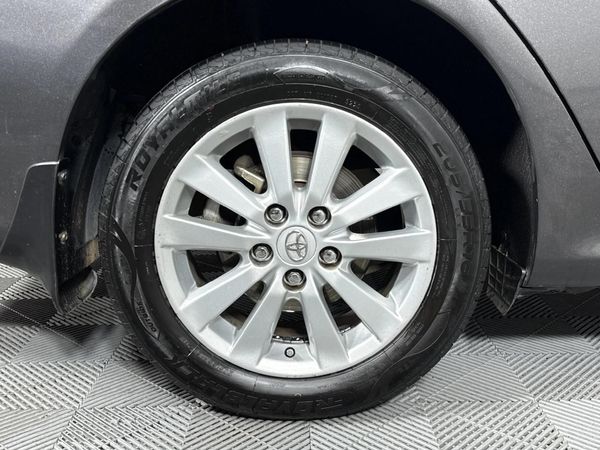 2013-Toyota-Corolla-13-Professional image:7