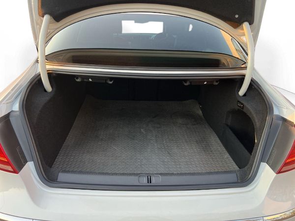 2015-Volkswagen-CC-20-TDI-Bluemotion-Auto image:9