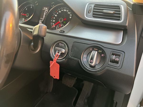 2015-Volkswagen-CC-20-TDI-Bluemotion-Auto image:16