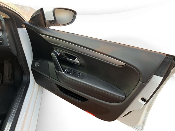 2015-Volkswagen-CC-20-TDI-Bluemotion-Auto image:19