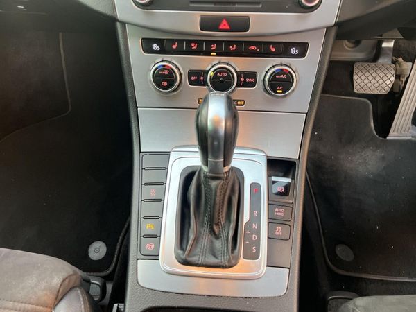 2015-Volkswagen-CC-20-TDI-Bluemotion-Auto image:20