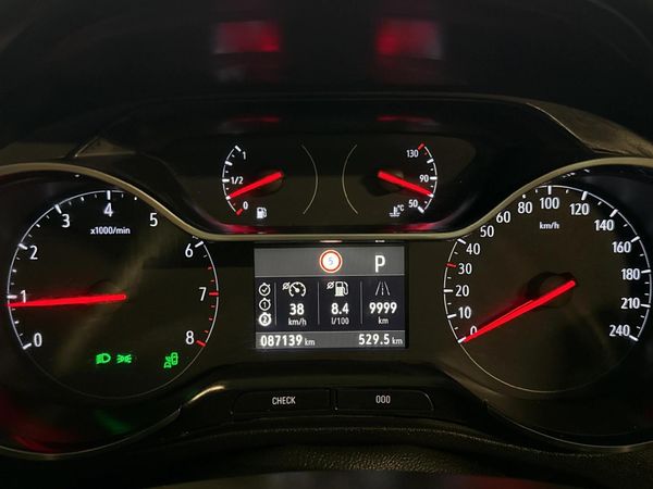 2018-Opel-Crossland-X-12T-Cosmo-Auto image:2