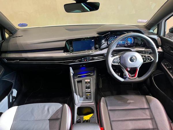 2021-Volkswagen-Golf-8-GTI-20-TSI-Auto image:5