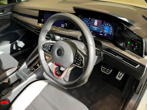 2021-Volkswagen-Golf-8-GTI-20-TSI-Auto image:6