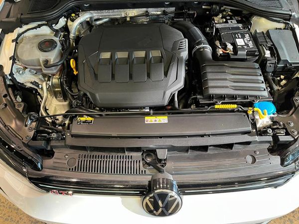 2021-Volkswagen-Golf-8-GTI-20-TSI-Auto image:8