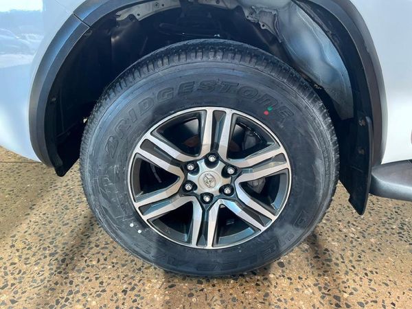2019-Toyota-Fortuner-24-GD-6-Raised-Body-Auto image:9