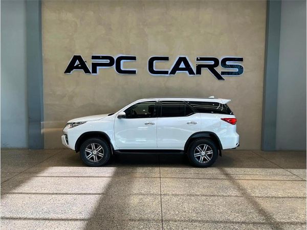 2019-Toyota-Fortuner-24-GD-6-Raised-Body-Auto image:3