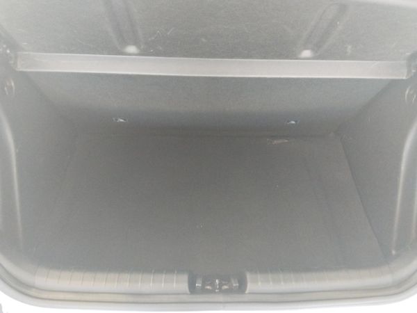 2022-Hyundai-i20-12-Fluid image:12