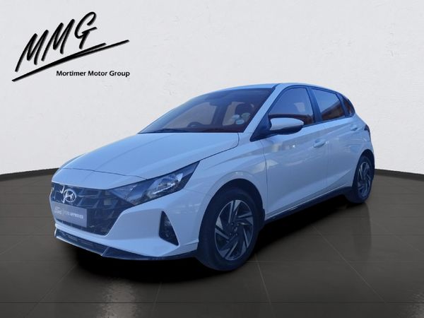 2022-Hyundai-i20-12-Fluid image:1