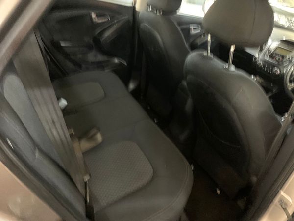 2012-Hyundai-ix35-20-GL-Premium image:11