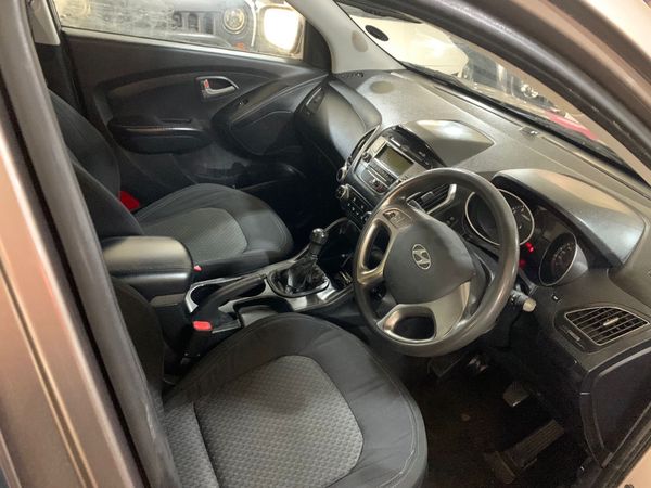 2012-Hyundai-ix35-20-GL-Premium image:12