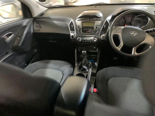 2012-Hyundai-ix35-20-GL-Premium image:17