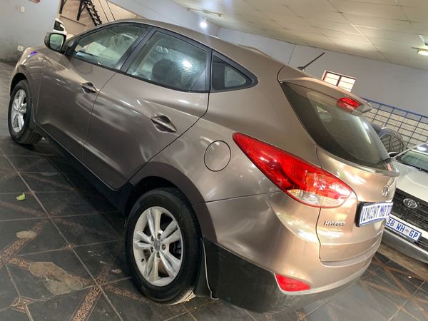 2012-Hyundai-ix35-20-GL-Premium image:3