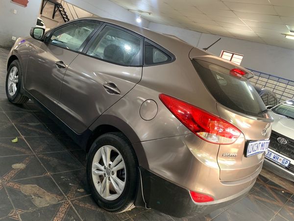 2012-Hyundai-ix35-20-GL-Premium image:4