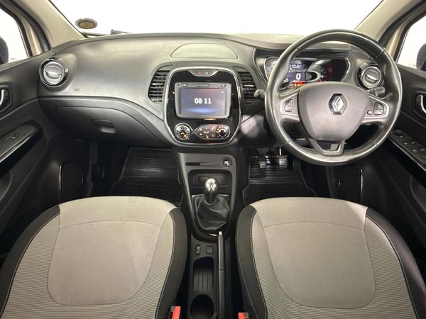 2016-Renault-Captur-15-dCi-Dynamique-5-dr-66kW image:1