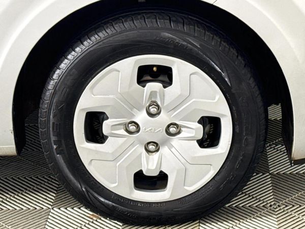 2022-Kia-Picanto-10-Street image:5