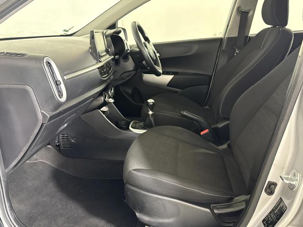 2022-Kia-Picanto-10-Street image:8