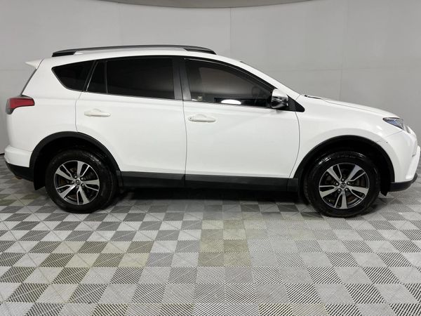2018-Toyota-RAV4-20-GX image:14