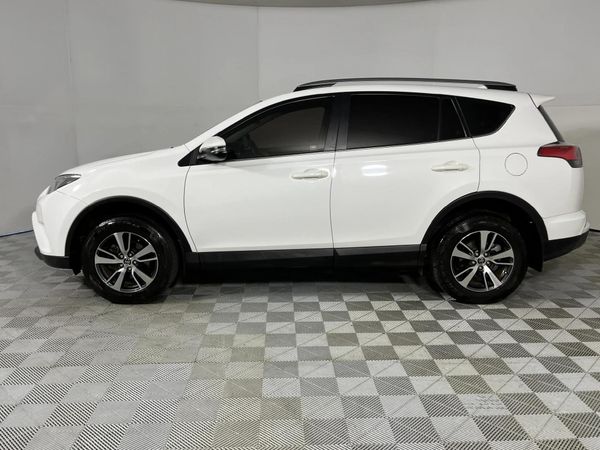 2018-Toyota-RAV4-20-GX image:16