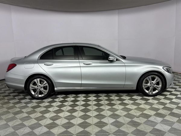 2016-Mercedes-Benz-C-Class-C-200-Auto image:16
