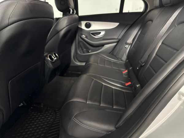 2016-Mercedes-Benz-C-Class-C-200-Auto image:3