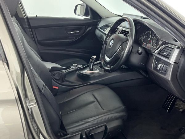 2016-BMW-3-Series-318i-Auto image:9