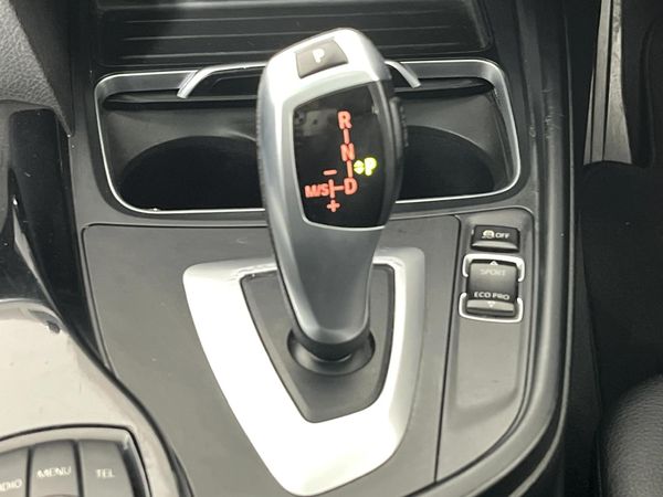 2016-BMW-3-Series-318i-Auto image:10