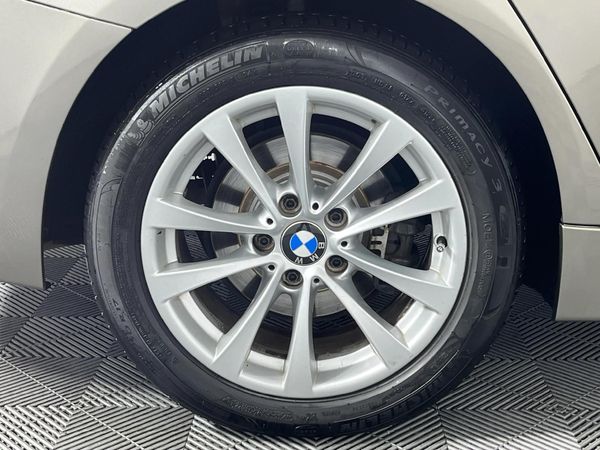 2016-BMW-3-Series-318i-Auto image:7