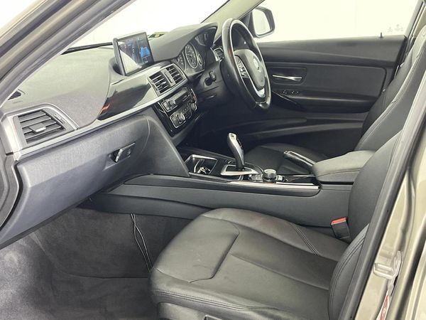 2016-BMW-3-Series-318i-Auto image:8