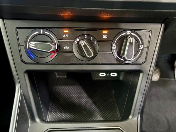 2024-Volkswagen-Polo-10-TSI image:6