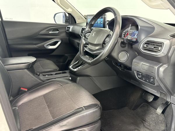 2022-Peugeot-Landtrek-19D-Allure-Double-Cab-Auto image:9