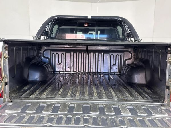 2022-Toyota-Hilux-28-GD-6-Raised-Body-Legend-Auto-Double-Cab image:13