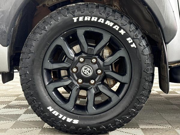 2022-Toyota-Hilux-28-GD-6-Raised-Body-Legend-Auto-Double-Cab image:4