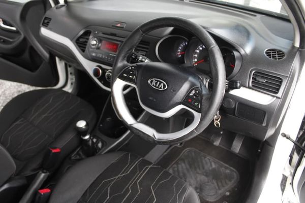 2011-Kia-Picanto-12-EX image:11