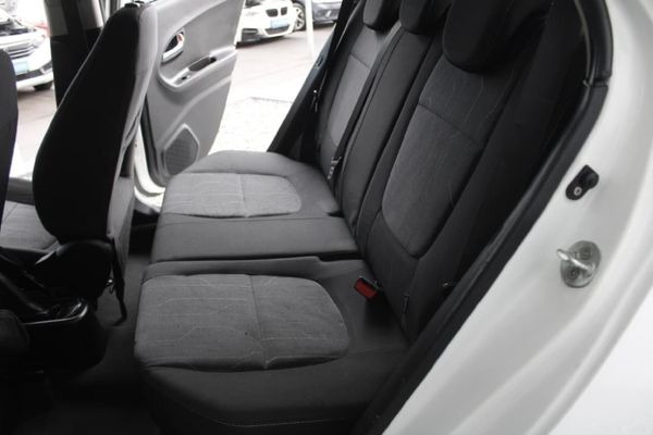 2011-Kia-Picanto-12-EX image:17