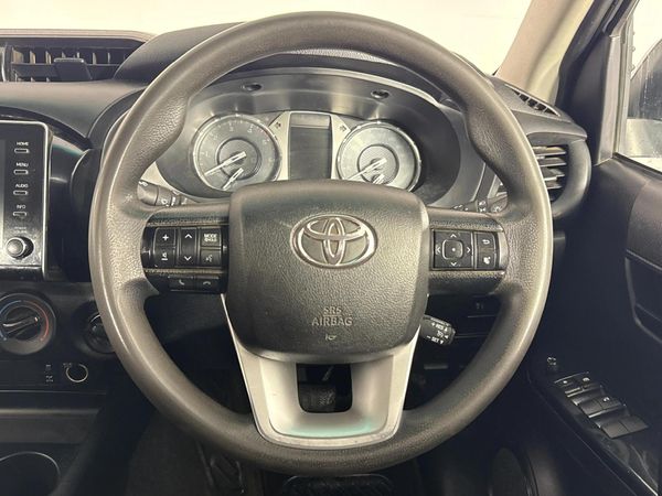 2023-Toyota-Hilux-24GD-6-4x4-Raider-X-Auto-Double-Cab image:9
