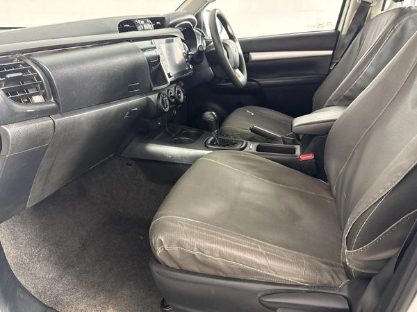 2023-Toyota-Hilux-24GD-6-4x4-Raider-X-Auto-Double-Cab image:5